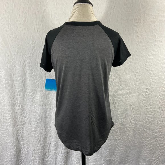 Mickey Mouse Peeking out of Pocket Sized Women's Grey Tee Shirt nwt - Picture 5 of 7